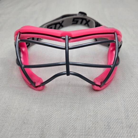 STX Pink Youth Field Hockey/Lacrosse Face Mask - Picture 1 of 7